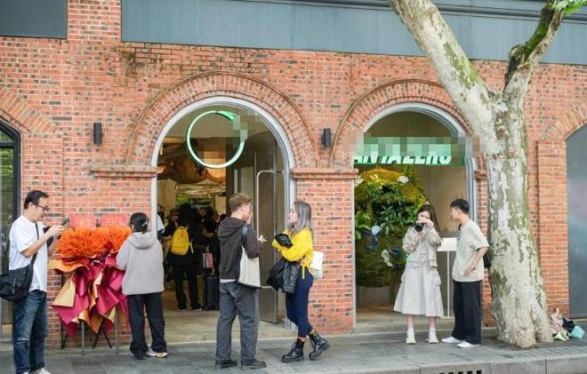 卖爆了！线上打折多赚钱反而变难港股运动鞋服四巨头：安踏李宁(图4)