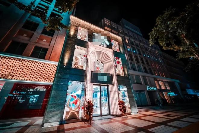 卖爆了！线上打折多赚钱反而变难港股运动鞋服四巨头：安踏李宁(图10)